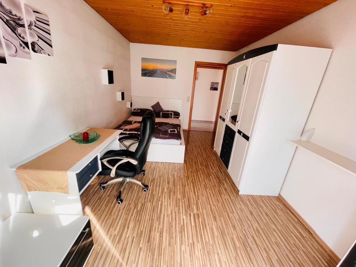 Kleine Ein Mit Gartenanlage Apartment