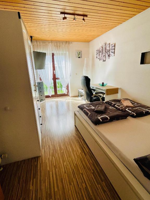 Apartment Kleine Ein Mit Gartenanlage